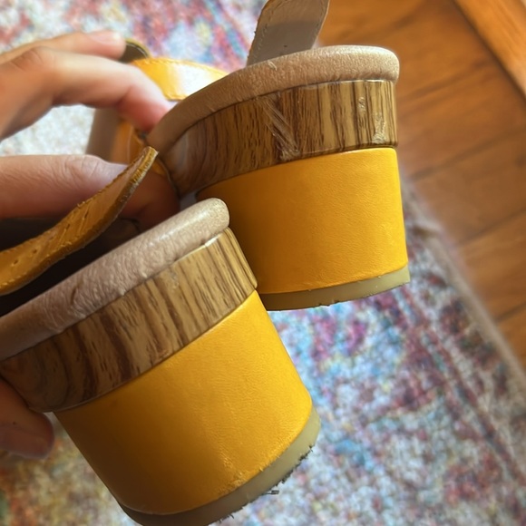 Dansko Madalyn Slingback Clog Sandal - Picture 9 of 9